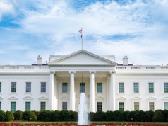 Izraelski plan, podzielony gabinet i ostrzeżenia doradców. Kulisy decyzji Trumpa o wojnie