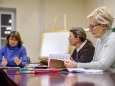 Pensje nauczycieli. Zmiany w prawie mogą uderzyć po kieszeni. "To będzie źródłem zaskoczeń na paskach"