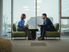 Lifelong learning czy ciągła presja? Firmy przesadzają z rozwojem