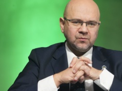 Co dalej z Lex Szarlatan? Minister finansów nie kwestionuje celu, ale blokuje koszty