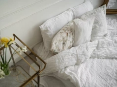 Po zimie materac aż „żyje” od roztoczy. Ten trik ogranicza je bez mocnej chemii