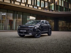 Jeep Avenger Black Edition debiutuje w Polsce z dużym pakietem korzyści