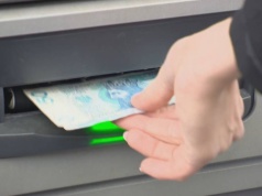 Zapas gotówki w domu? Szef resortu finansów stawia sprawę jasno