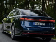 Volkswagen ID.7 tanieje o 40 tys. zł. Elektryczny sedan za 157 890 zł zmienia układ sił