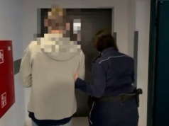 Udawali policjantów, by ukraść 87 tys. zł. Trafili do aresztu