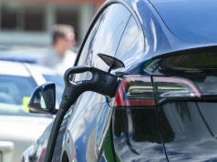 Sprzedaż elektryków wystrzeliła. Tak kierowcy uciekają przed drogim paliwem