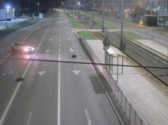 29-latek układał opony na trzypasmowej drodze w Elblągu. "Postanowił się zemścić"