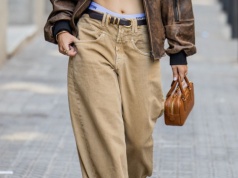 Hit wiosny 2026: te spodnie pasują niemal wszystkim. Sprawdź, jak je nosić