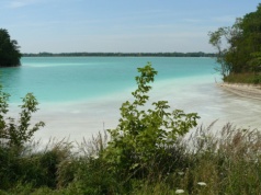 Mówią, że to "polskie Malediwy", ale do wody nie wchodź. Lepiej podziwiać ją z daleka