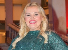 Kinga Zawodnik w obcisłej kreacji pokazała smukłe kształty. Jak modelka