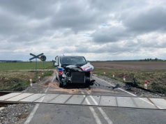 Ambulans zderzył się z pociągiem