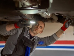 UE szykuje nowe zasady przeglądów technicznych. Wyłączyłeś te funkcje w aucie, to masz problem