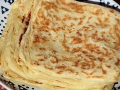 Świetnie sprawdzą się na śniadanie. Te marokańskie naleśniki zawojują twój stół