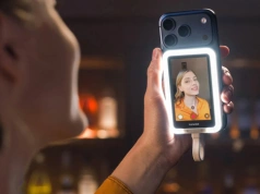 Przednia kamerka na śmietnik. Gadżet do telefonu zmieni twoje selfie