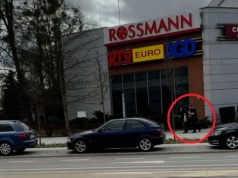 Skandal przed Aurą w Olsztynie. Czytelnik nagrał interwencję ochroniarza wobec słabszego