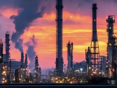 Ceny ropy wystrzeliły. Decyzja Saudów uderzy w portfele Polaków