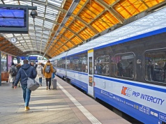 Ledwie wyjechał ze stacji i już utknął. Gigantyczne opóźnienie pociągu z Wrocławia