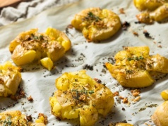 Wkładam ziemniaki do piekarnika z tym dodatkiem. Są obłędnie chrupiące