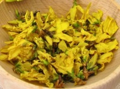 Zamiast wstawiać do wazonu, zrób napar. Pomoże przetrwać sezon alergii i wyreguluje cukier