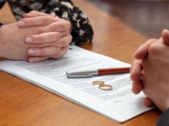 Duże zmiany w rozwodach coraz bliżej. Urząd zamiast sądu, ale jest haczyk