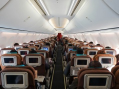 Urodziła dziecko na pokładzie samolotu. Prawnicy głowią się nad jego obywatelstwem