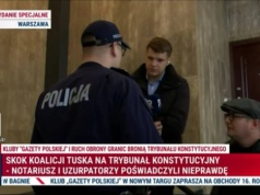 Dziennikarze Niezalezna.pl i Republiki chcą porozmawiać z notariuszem od ślubowania. Nasłano na nich policję!