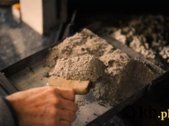 Komin możesz wyczyścić bez wizyty kominiarza. Oto najlepsze domowe sposoby