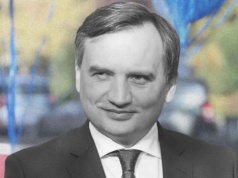 Ziobro i Romanowski rozchwytywani na świecie jako uchodźcy. Gosek wie coś więcej