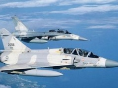 Nie chcą oddać Ukrainie myśliwców. Teraz potęga NATO na nich naciska