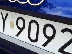 Złodzieje mają nowy cel. Tablice rejestracyjne sposobem na paliwo