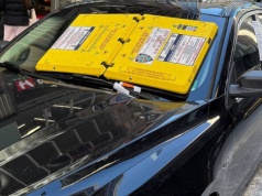 Nie blokuje kół, a i tak unieruchamia auto. Kierowcy przecierają oczy ze zdumienia