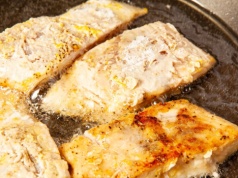 Na jakim tłuszczu smażysz rybę? Ten produkt jest numerem jeden