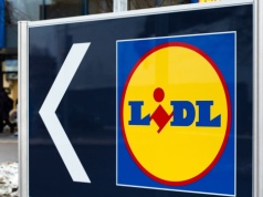 Najmodniejsze sneakersy na ten sezon? Znalazłam je w Lidlu za grosze. Sinsay też kusi