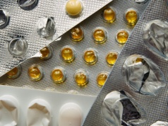 Popularna witamina. Eksperci alarmują: zakazana w połączeniu z kawą