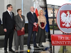 Spór o TK. Ślubowanie bez prezydenta i ciężkie oskarżenia