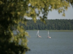 Mazury bez tłumów. Wystarczy dobrze poszukać. Odpoczynek bez turystów nad pięknym jeziorem