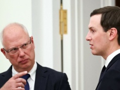 Człowiek Kremla w Waszyngtonie. W tle decyzja w sprawie sankcji