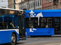 Duże weekendowe zmiany w komunikacji miejskiej – z powodu rajdu ORLEN OIL i Święta Bożego Miłosierdzia