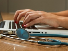 Tłuszcz sprzyja rozwojowi guza w agresywnym raku piersi?