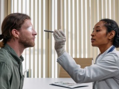 Pierwsza w historii operacja zaćmy w pełni wykonana przez robota