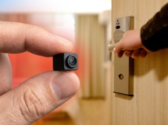 Ukryta kamera w pokoju? Ta jedna metoda wystarczy, aby ją wykryć