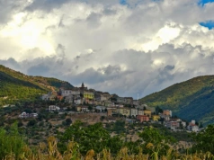 Ambasada RP ostrzega turystów. „Utrudnienia mogą potrwać długo”