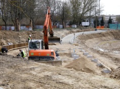 Głębokie wykopy w parku Kusocińskiego. Będzie miejsce dla szukających wytchnienia