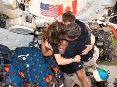 38 tys. km/h i ściana ognia. Dziś w nocy najtrudniejszy etap misji Artemis 2