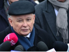 16. rocznica katastrofy smoleńskiej. Ekipa Kaczyńskiego zaczęła wyjątkowo spokojnie