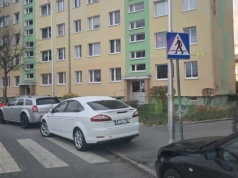 Mistrzowie Parkowania w Jeleniej Górze potrafią stanąć nawet na przejściu dla pieszych