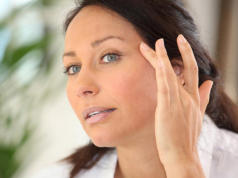 Dziesięć produktów spożywczych popartych badaniami naukowymi, które w naturalny sposób zwalczają zmarszczki