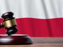 Ile zarabiają sędziowie Trybunału Konstytucyjnego? Jakie maja przywileje? Wyjaśniamy