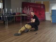 Służba Więzienna przeszkoliła kłobuckich strażaków z samoobrony