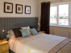 Nowy trend w sypialniach. Stoliki nocne są już passe